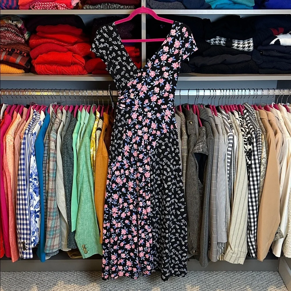 Maggy London black/pink/blue floral cap sleeve v neck midi dress size 2 - Picture 3 of 3